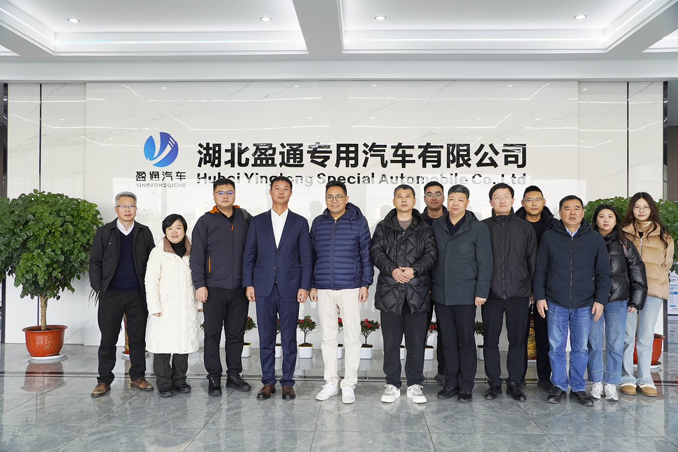 【特别报道】东风康明斯总经理黄海涛一行莅临盈通汽车 强强联手 锚定新篇