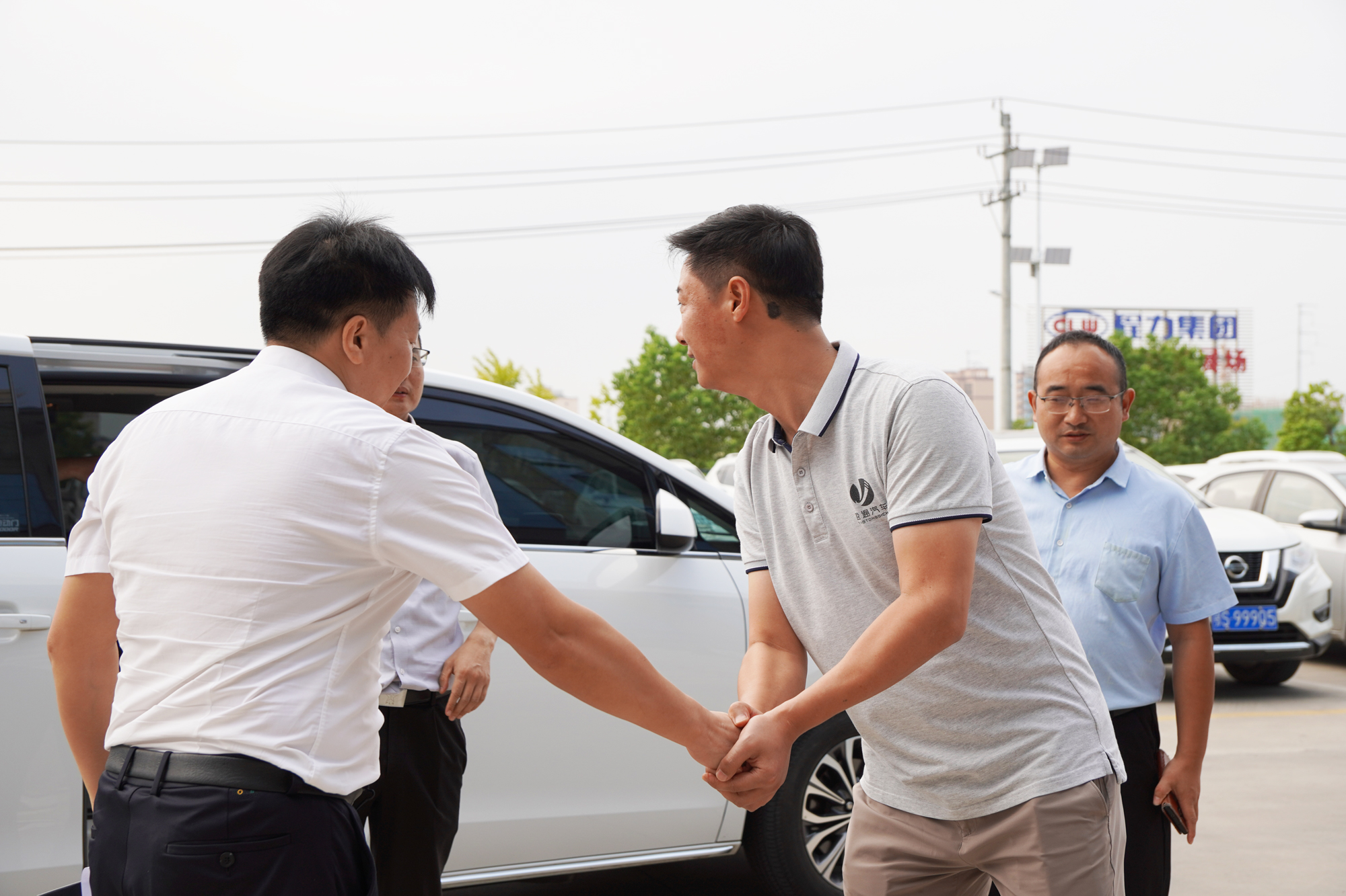 【特别报道】国家高新区郭书记一行莅临盈通汽车指导工作