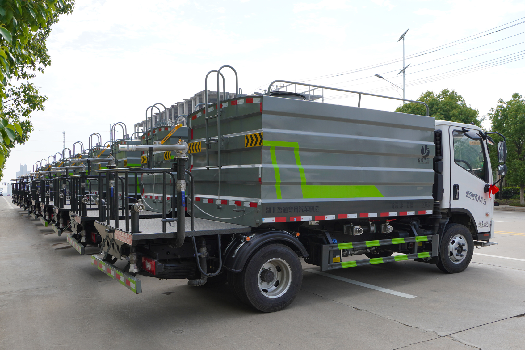CLT5041TYHBJ6型路面养护车 11台批量发车