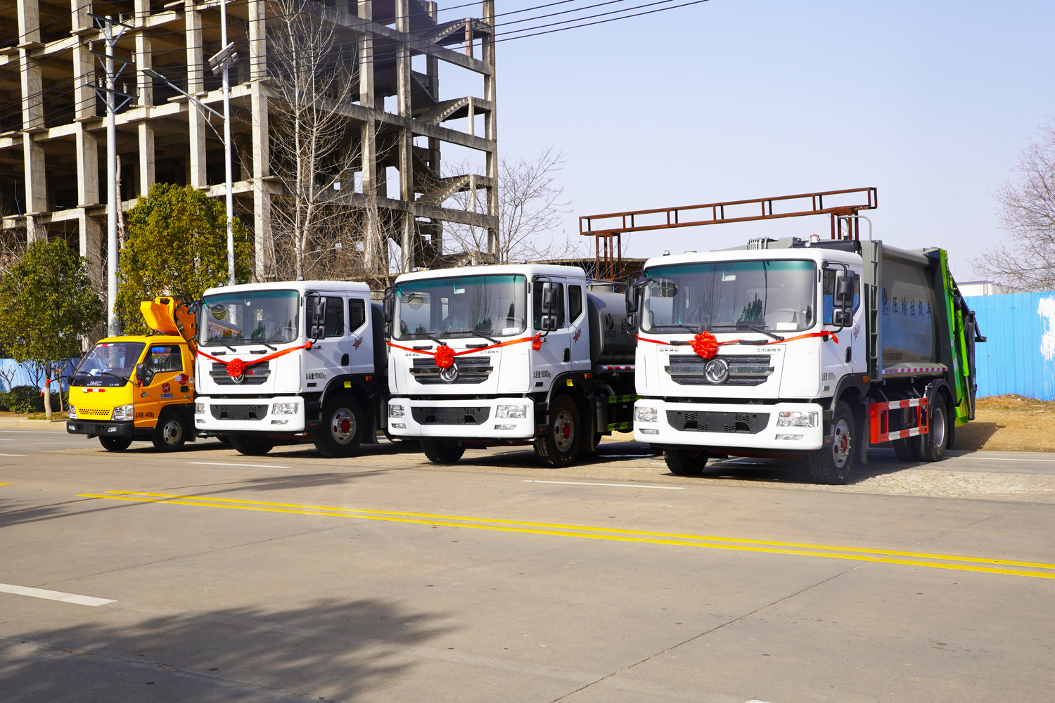 CLT5181ZYSEQ6型压缩垃圾车 D9 等四台批量发车