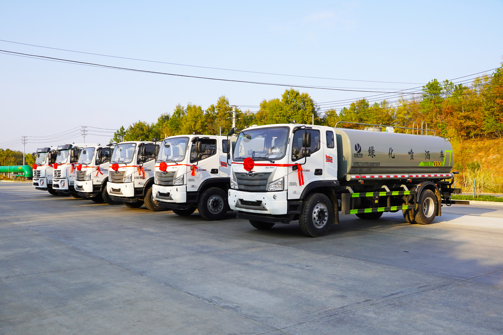 CLT5181GPSBJ6D型绿化喷洒车 ES5等6台批量发车