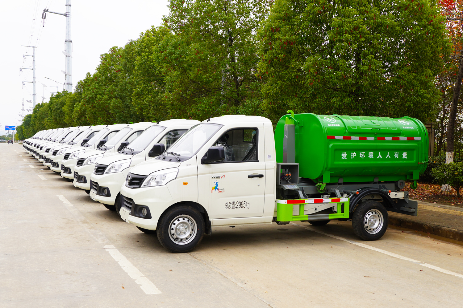 CLT5030ZXXBJ6A型车厢可卸式垃圾车 第二批16台批量发车
